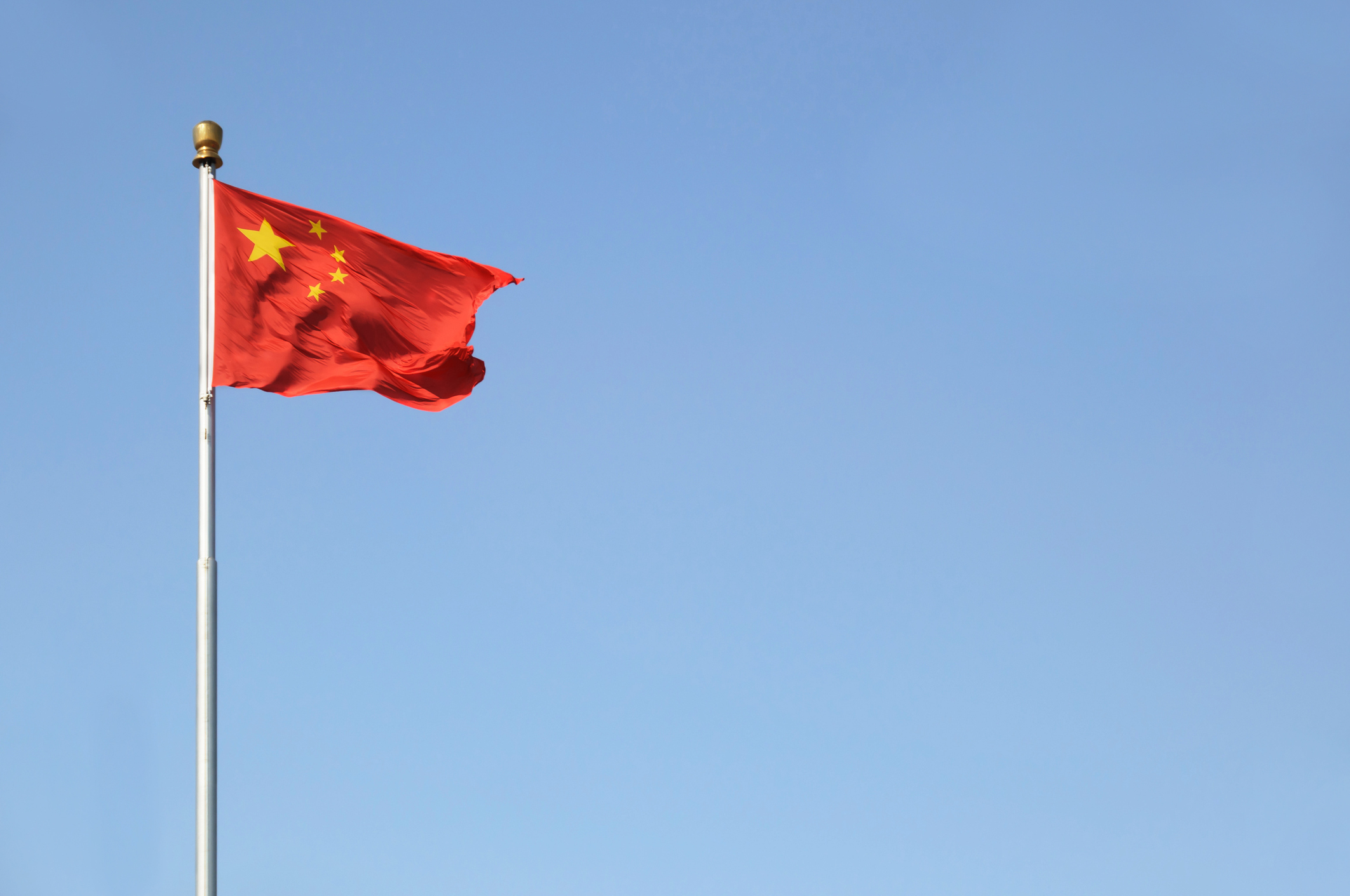 Знамя Китая на флагштоке
