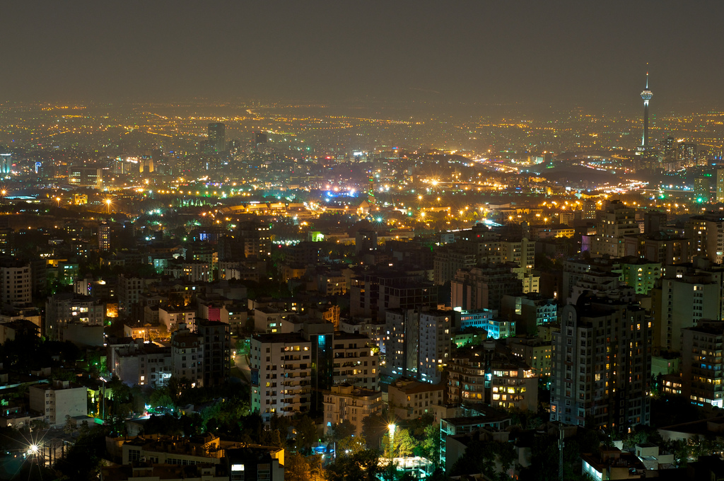 Тегеран. Тегеран фото. Тегеран ночью. Город Мьинджан. Иран высотки.