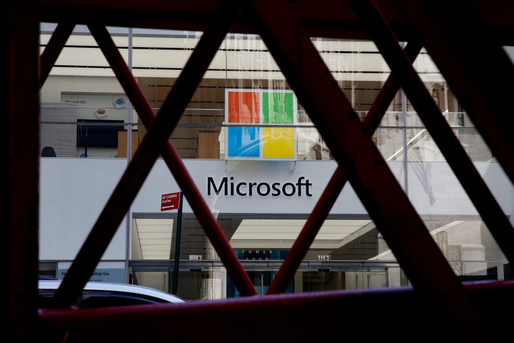 Microsoft drops its secondlargest monthly batch of defects on record