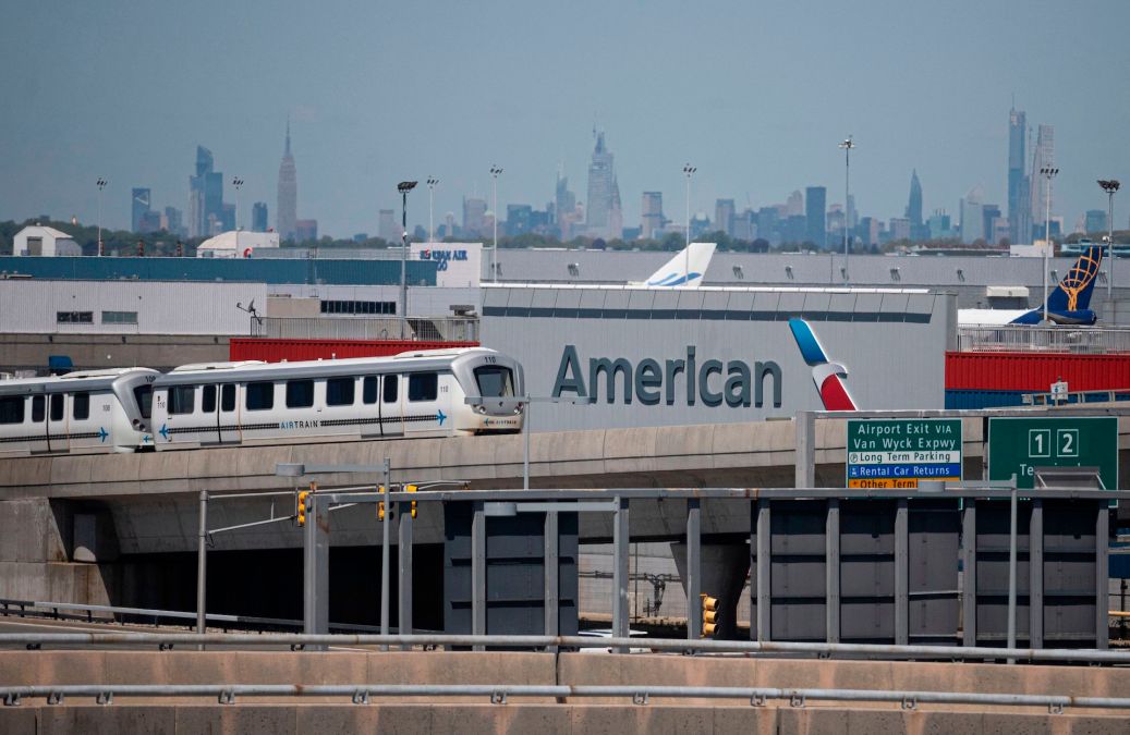 History of American Airlines − Customer service − American Airlines